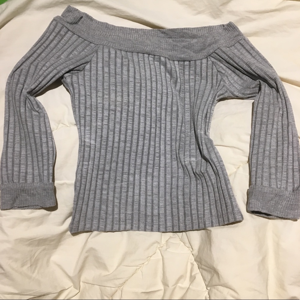 SOLD Topshop Off-Shoulder Quarter-Sleeve Crop Top